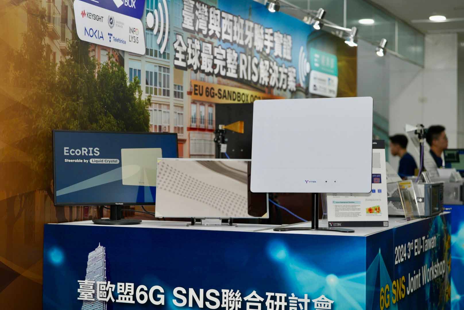 EcoRIS RIS at 6G SNS