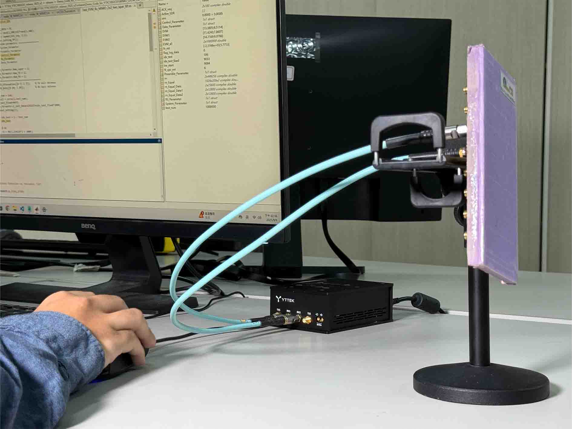 PluSDR Lite Software-defined radio in lab