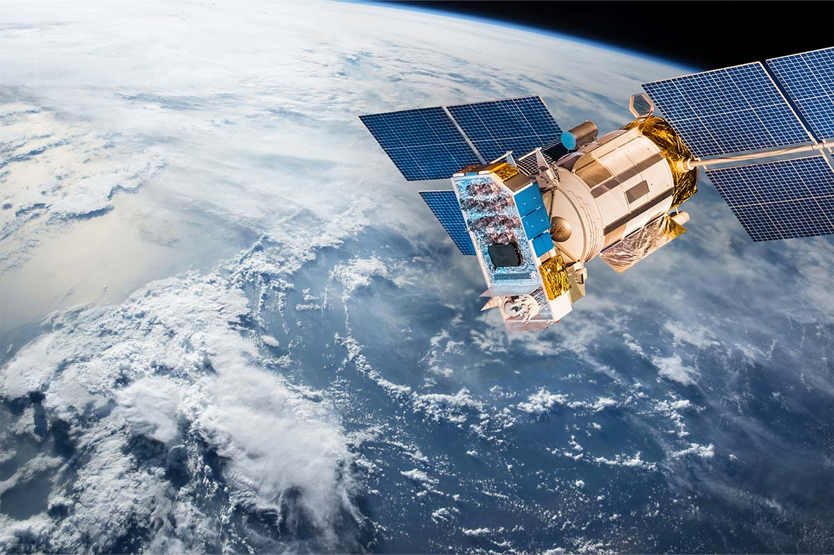 YTTEK debuts its all-in-one SDR satellite modem with X/Ku-band support
